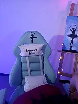 Snapshot of francesca_baker1007 chatting on October 21, 2025, 12:00 am francesca baker1007 online show from October 21, 2025, 12:00 am