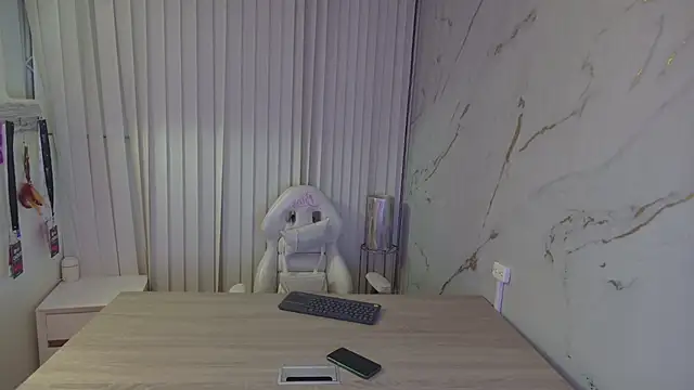 Snapshot of Scarlett_collins02 chatting on January 19, 2025, 1:10 am Scarlett collins02 online show from January 19, 2025, 1:10 am