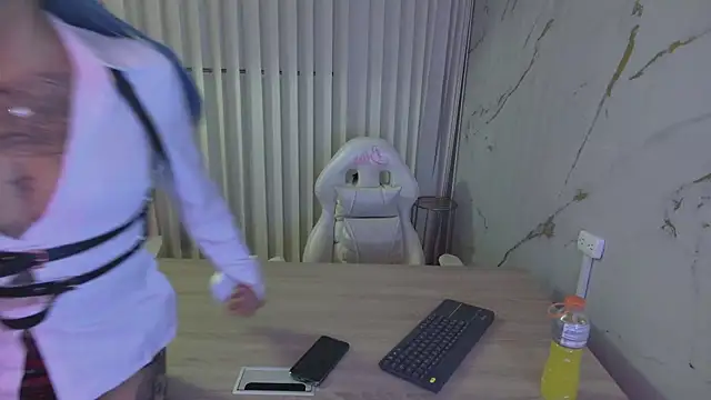 Snapshot of Scarlett_collins02 chatting on March 16, 2025, 1:28 am Scarlett collins02 online show from March 16, 2025, 1:28 am