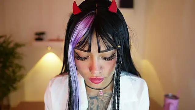 Snapshot of Scarlett_collins02 chatting on October 4, 2025, 12:30 am Scarlett collins02 online show from October 4, 2025, 12:30 am