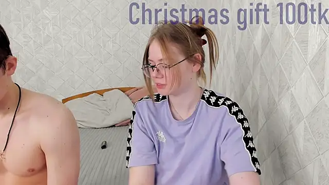 Snapshot of Tommy_and_Katie chatting on December 29, 2024, 9:17 am Tommy and Katie online show from December 29, 2024, 9:17 am