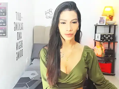 Trixie Mattel21 online show from March 25, 2026, 10:49 pm