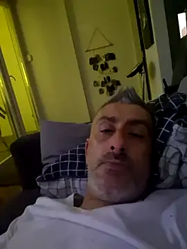 cuci45 online show from December 18, 2025, 11:44 pm