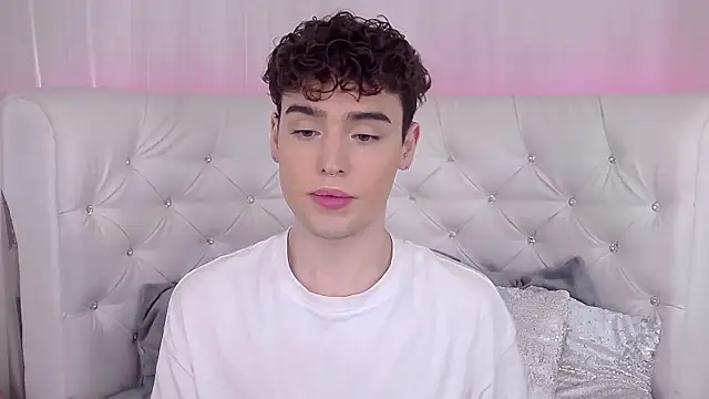 RobbyCharming online show from October 4, 2025, 4:21 am