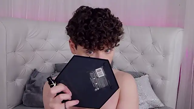 RobbyCharming online show from January 17, 2026, 4:06 am