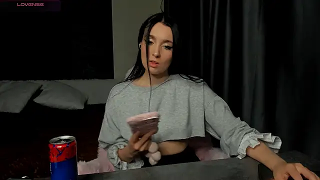 ariel aspen online show from July 17, 2026, 8:35 pm