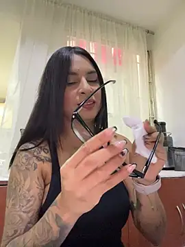 charlotte stevenss  online show from January 12, 2026, 2:33 pm