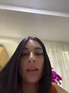 Snapshot of charlotte_stevenss_ chatting on May 1, 2026, 3:05 pm charlotte stevenss online show from May 1, 2026, 3:05 pm