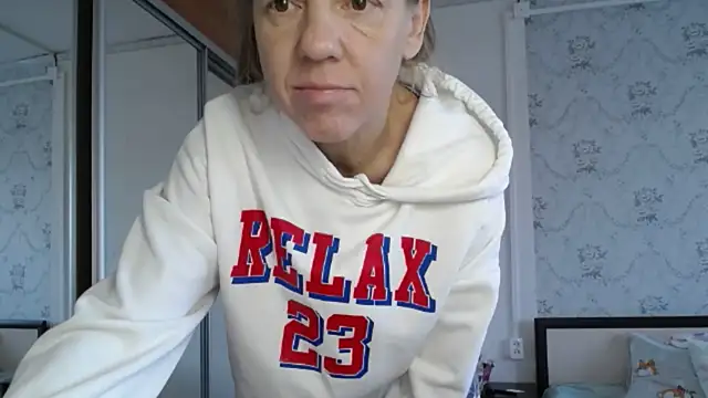 Snapshot of Popppka chatting on November 15, 2025, 11:18 am Popppka online show from November 15, 2025, 11:18 am