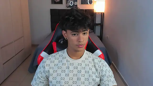 Snapshot of eren_lord chatting on February 7, 2025, 10:30 pm eren lord online show from February 7, 2025, 10:30 pm