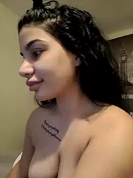 Snapshot of Samira30 chatting on December 7, 2024, 8:44 am Samira30 online show from December 7, 2024, 8:44 am