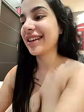 Snapshot of Samira30 chatting on March 13, 2025, 12:02 pm Samira30 online show from March 13, 2025, 12:02 pm