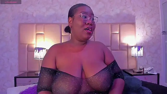 Snapshot of Darnellqueen chatting on December 9, 2024, 4:34 am Darnellqueen online show from December 9, 2024, 4:34 am