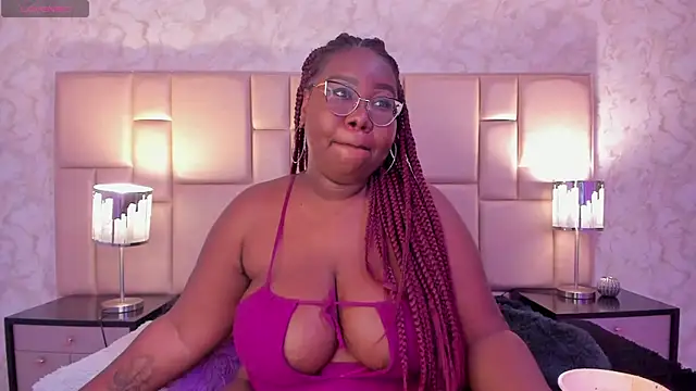 Snapshot of Darnellqueen chatting on January 14, 2025, 7:17 am Darnellqueen online show from January 14, 2025, 7:17 am
