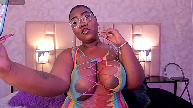 Snapshot of Darnellqueen chatting on January 23, 2025, 4:30 am Darnellqueen online show from January 23, 2025, 4:30 am