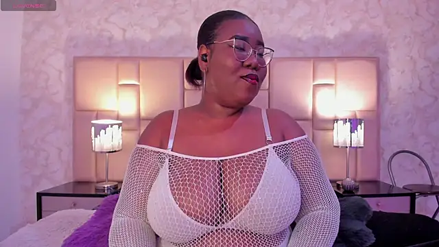 Snapshot of Darnellqueen chatting on February 3, 2025, 4:04 am Darnellqueen online show from February 3, 2025, 4:04 am