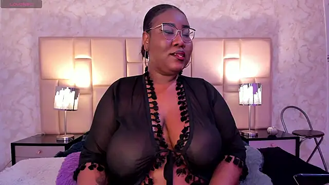 Snapshot of Darnellqueen chatting on February 14, 2025, 4:58 am Darnellqueen online show from February 14, 2025, 4:58 am