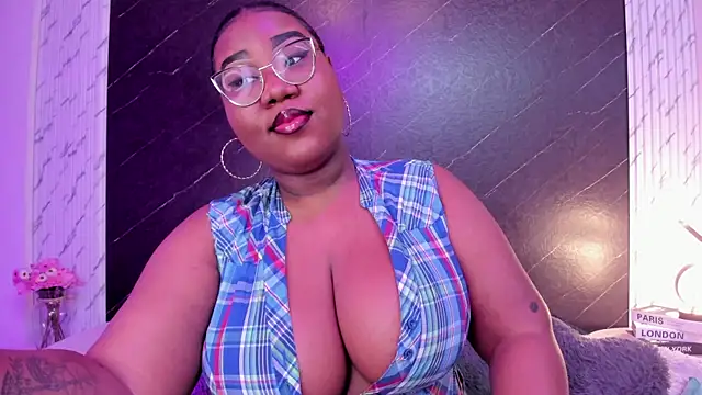 Snapshot of Darnellqueen chatting on September 17, 2025, 3:52 am Darnellqueen online show from September 17, 2025, 3:52 am
