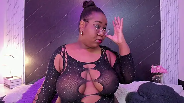 Snapshot of Darnellqueen chatting on November 10, 2025, 4:44 am Darnellqueen online show from November 10, 2025, 4:44 am