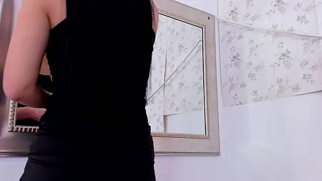 Snapshot of Helenn_monroy1 chatting on May 28, 2026, 4:04 pm Helenn monroy1 online show from May 28, 2026, 4:04 pm