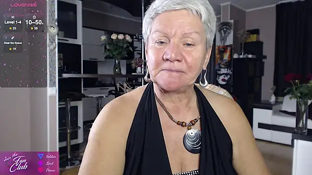 roxana brooks online show from October 2, 2025, 6:04 pm