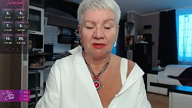 Snapshot of roxana_brooks chatting on February 2, 2026, 2:05 pm roxana brooks online show from February 2, 2026, 2:05 pm