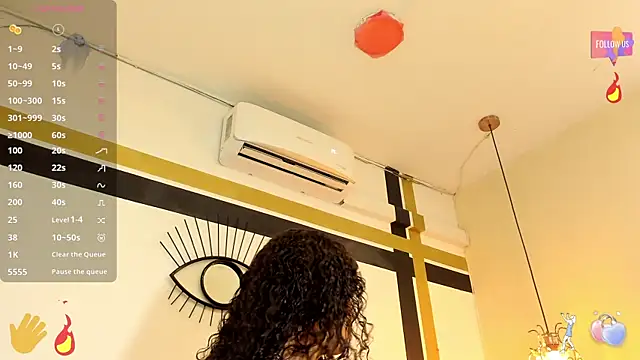 LunaGudi online show from March 8, 2025, 2:19 pm