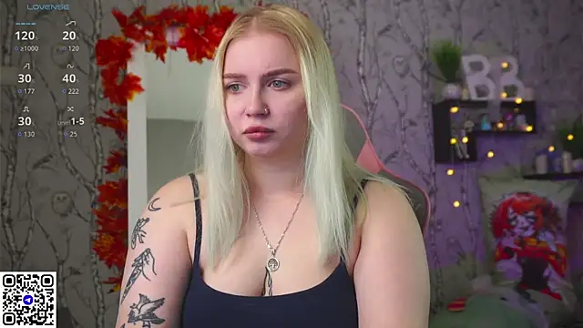 Snapshot of Moon_Valkyrie chatting on November 12, 2025, 7:42 am Moon Valkyrie online show from November 12, 2025, 7:42 am