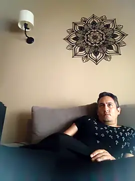 LuqenZo online show from April 15, 2026, 7:58 pm