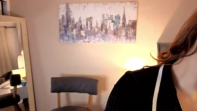 MiaFranklyn online show from November 10, 2025, 2:49 pm