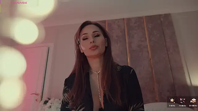 Snapshot of MilaDYstarlight chatting on October 19, 2025, 8:20 pm MilaDYstarlight online show from October 19, 2025, 8:20 pm