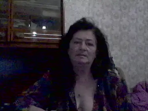 GypsiQueen2 online show from February 17, 2025, 7:53 pm