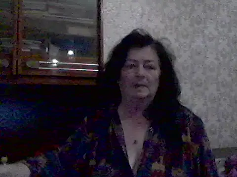 GypsiQueen2 online show from February 18, 2025, 5:21 pm