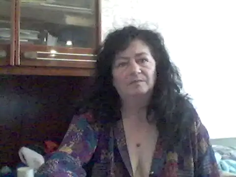 GypsiQueen2 online show from February 19, 2025, 1:17 pm