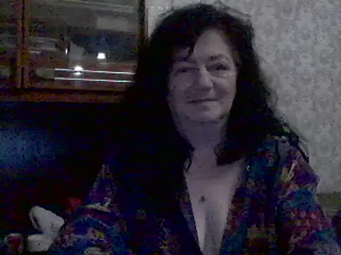 GypsiQueen2 online show from February 19, 2025, 9:03 pm