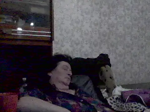 GypsiQueen2 online show from February 24, 2025, 9:31 pm