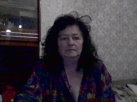 GypsiQueen2 online show from February 25, 2025, 4:42 pm