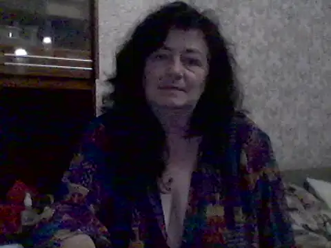 GypsiQueen2 online show from March 16, 2025, 5:17 pm