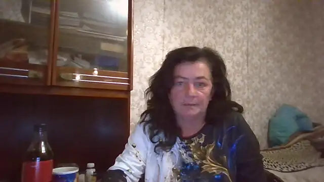 GypsiQueen2 online show from September 28, 2025, 6:24 pm