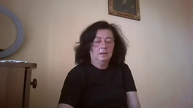 GypsiQueen2 online show from June 19, 2026, 4:33 pm