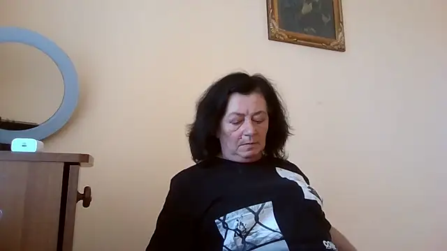 GypsiQueen2 online show from June 21, 2026, 11:46 am