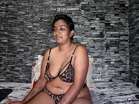 Snapshot of Xindias_fantasyX chatting on May 26, 2026, 6:37 pm Xindias fantasyX online show from May 26, 2026, 6:37 pm