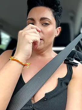 Snapshot of LukeLouHarvey chatting on October 17, 2025, 5:21 am LukeLouHarvey online show from October 17, 2025, 5:21 am