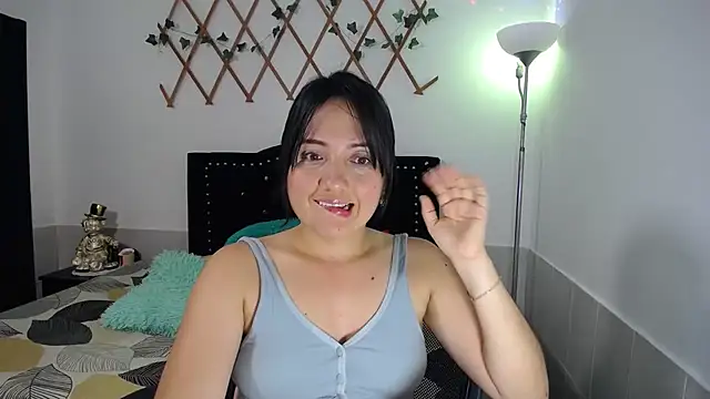 naughty girl 4u online show from February 21, 2026, 9:27 pm