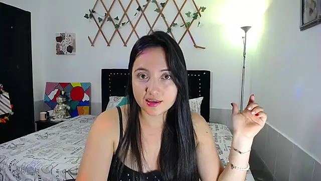 naughty girl 4u online show from April 7, 2026, 7:58 pm