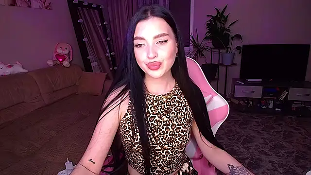   Malika   online show from October 30, 2025, 2:51 pm