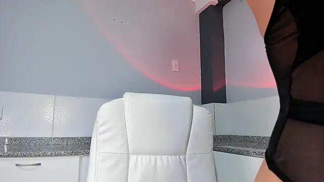 Alison Miller9 online show from December 4, 2024, 1:36 am