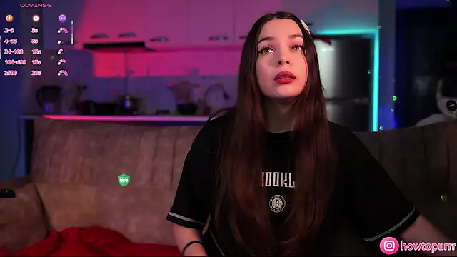 How2Meow online show from November 15, 2025, 4:36 pm