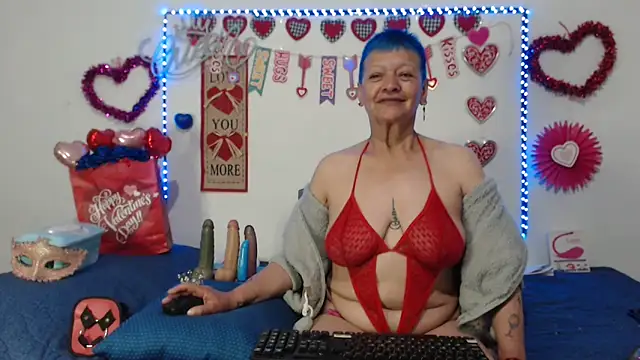 loquitaqueen011 online show from February 16, 2025, 2:31 am