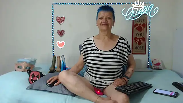 loquitaqueen011 online show from January 11, 2026, 2:55 pm
